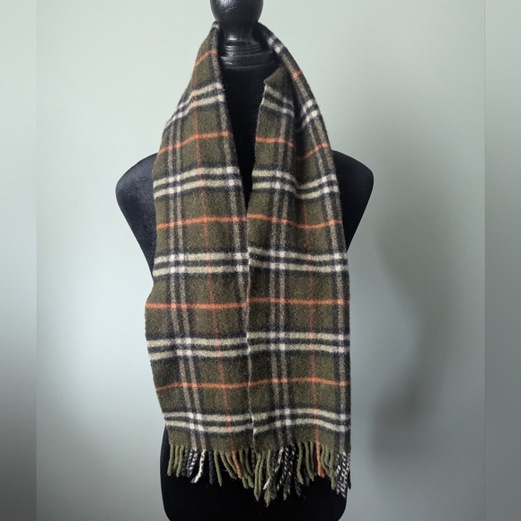 Burberry Accessories - Burberry 100% Lamb Wool Scarf